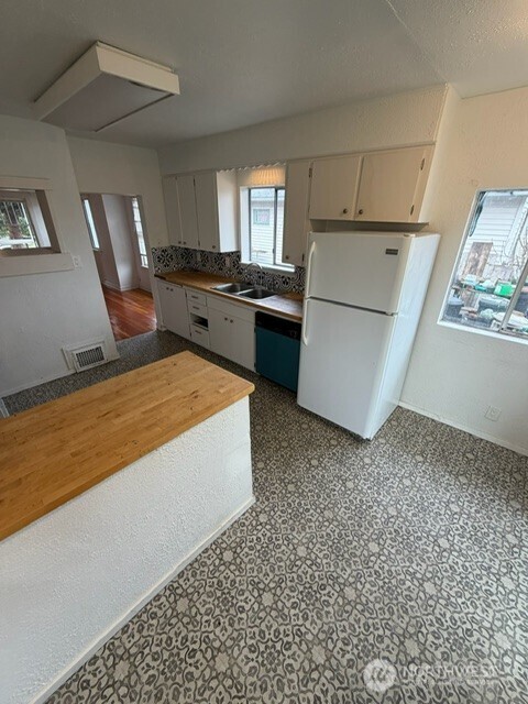 520 E Division Lane Tacoma WA 98404