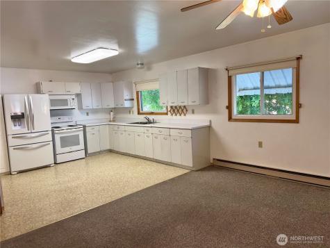 216 NW Cole Avenue Wilbur WA 99185