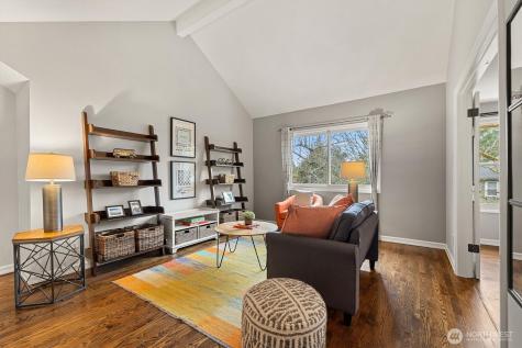 2524 225th Place NE Sammamish WA 98074
