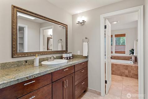 2524 225th Place NE Sammamish WA 98074