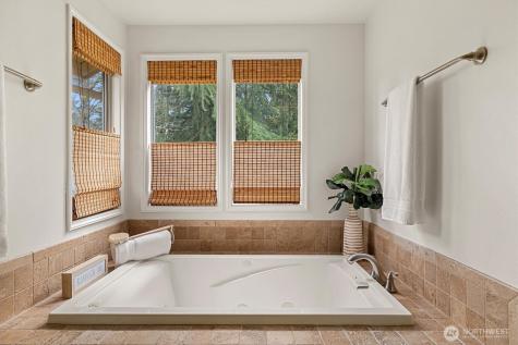 2524 225th Place NE Sammamish WA 98074