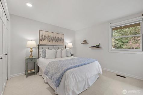 2524 225th Place NE Sammamish WA 98074