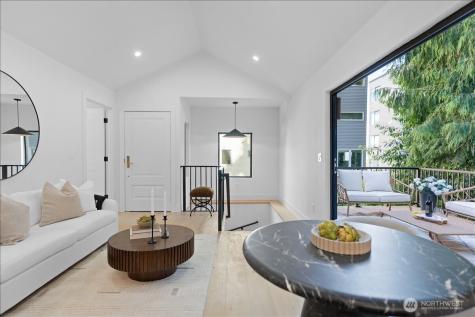 4011 SW Maryland Place Seattle WA 98116
