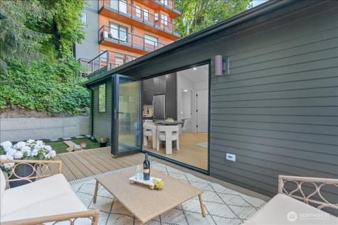 4011 SW Maryland Place Seattle WA 98116