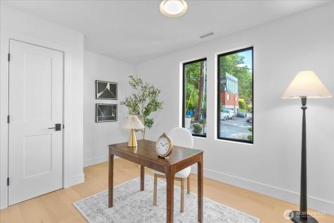 4011 SW Maryland Place Seattle WA 98116