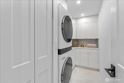 4011 SW Maryland Place Seattle WA 98116