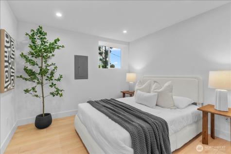 4011 SW Maryland Place Seattle WA 98116
