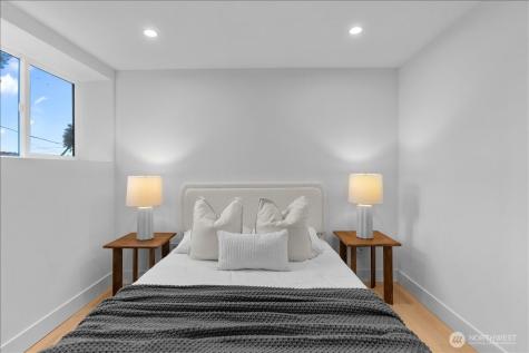 4011 SW Maryland Place Seattle WA 98116