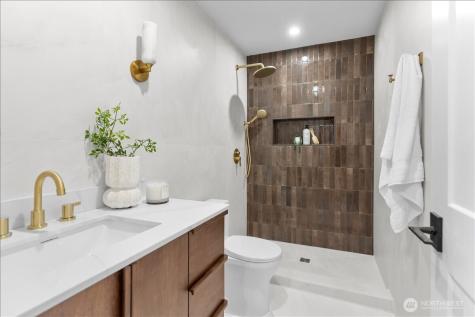 4011 SW Maryland Place Seattle WA 98116