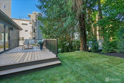 4011 SW Maryland Place Seattle WA 98116