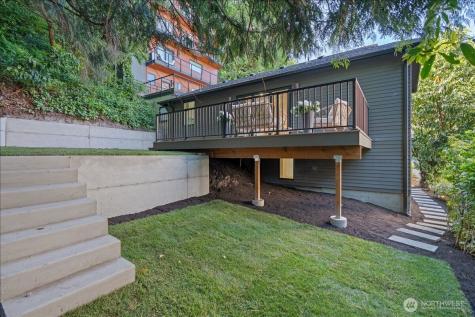 4011 SW Maryland Place Seattle WA 98116