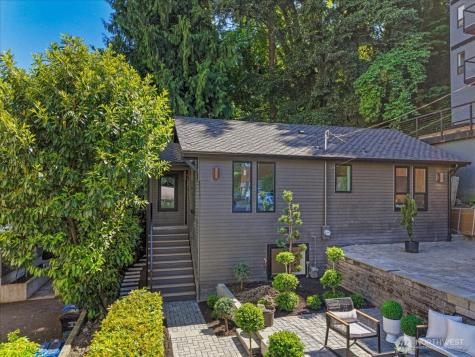 4011 SW Maryland Place Seattle WA 98116