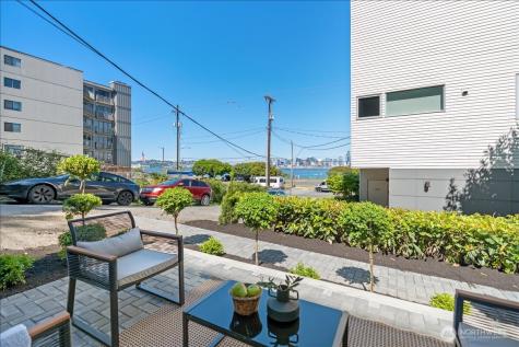 4011 SW Maryland Place Seattle WA 98116