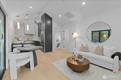 4011 SW Maryland Place Seattle WA 98116