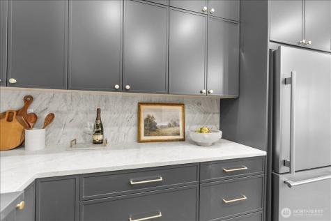 4011 SW Maryland Place Seattle WA 98116