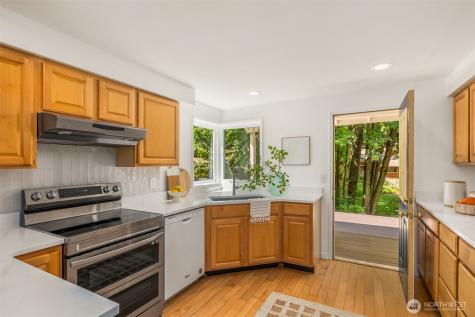 8980 Bay Street NE Bainbridge Island WA 98110