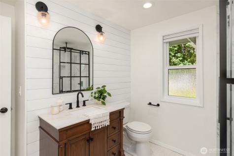 8980 Bay Street NE Bainbridge Island WA 98110