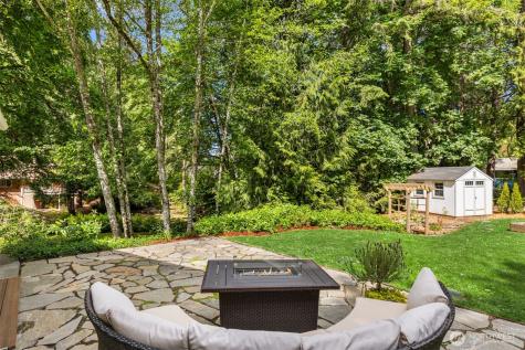 8980 Bay Street NE Bainbridge Island WA 98110
