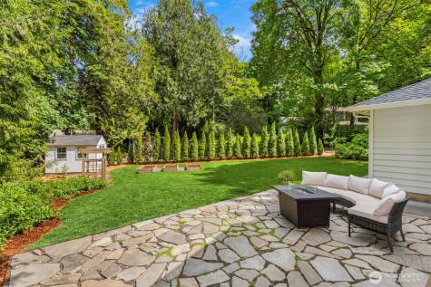 8980 Bay Street NE Bainbridge Island WA 98110