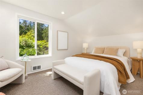 8980 Bay Street NE Bainbridge Island WA 98110