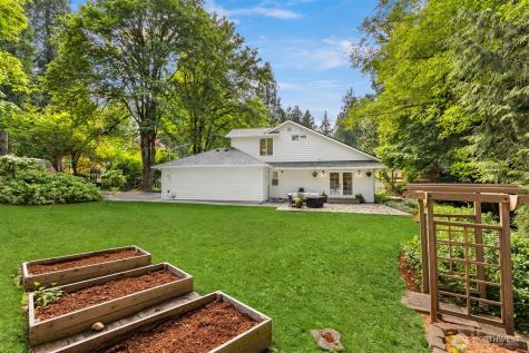 8980 Bay Street NE Bainbridge Island WA 98110