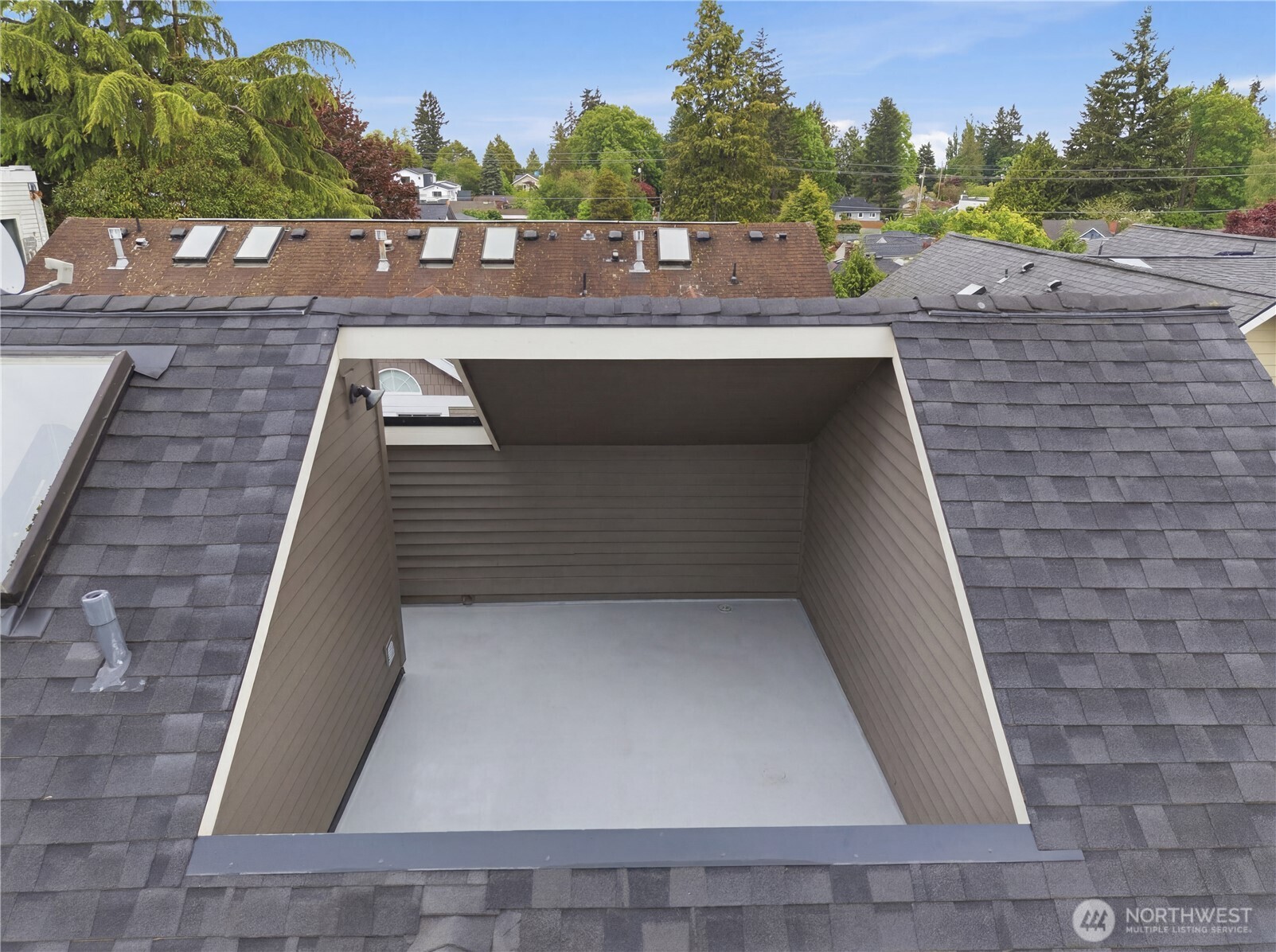 11732 Greenwood Avenue N Seattle WA 98133