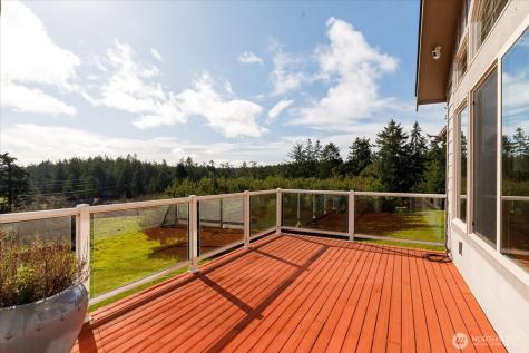 650 Skymeadow Drive Coupeville WA 98239