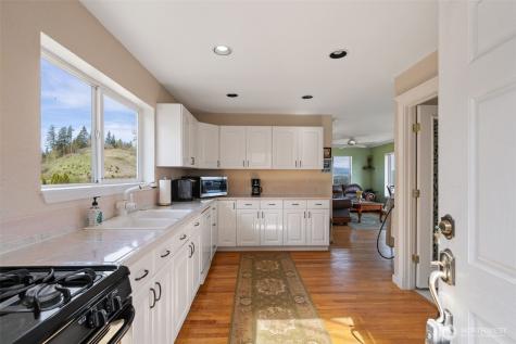 18414 NE 391st Street Amboy WA 98601