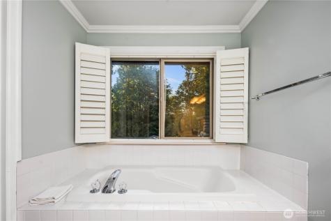 16502 NE 180th Place Woodinville WA 98072