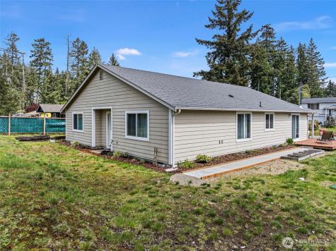 1704 197th Avenue SW Lakebay WA 98349