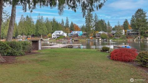 31430 W Lake Morton Drive SE Kent WA 98042