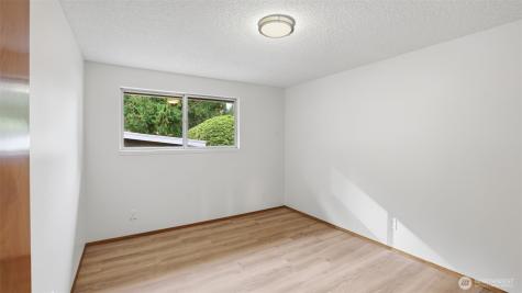 31430 W Lake Morton Drive SE Kent WA 98042