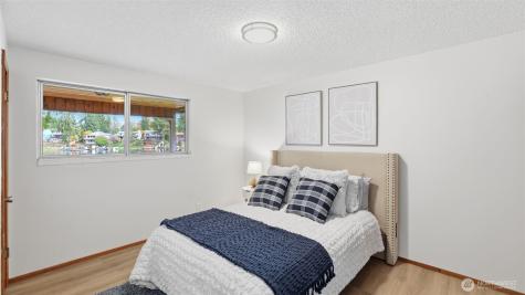 31430 W Lake Morton Drive SE Kent WA 98042