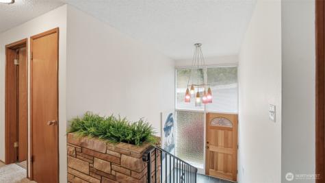 31430 W Lake Morton Drive SE Kent WA 98042