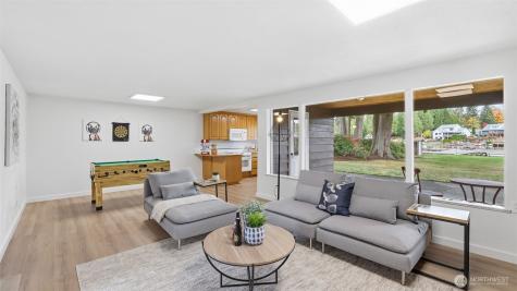 31430 W Lake Morton Drive SE Kent WA 98042