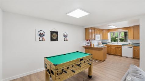 31430 W Lake Morton Drive SE Kent WA 98042