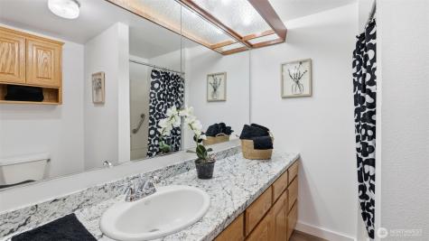 31430 W Lake Morton Drive SE Kent WA 98042