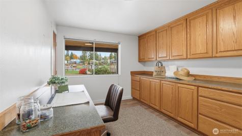 31430 W Lake Morton Drive SE Kent WA 98042