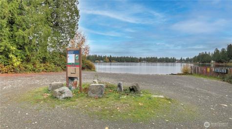 31430 W Lake Morton Drive SE Kent WA 98042