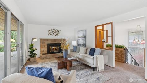 31430 W Lake Morton Drive SE Kent WA 98042