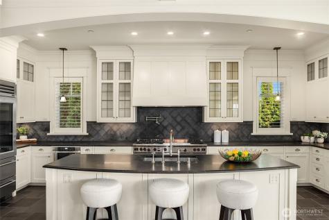 4102 100th Avenue SE Mercer Island WA 98040