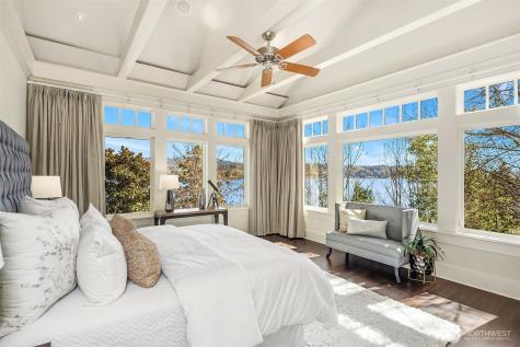 4102 100th Avenue SE Mercer Island WA 98040