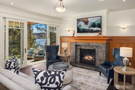 4102 100th Avenue SE Mercer Island WA 98040