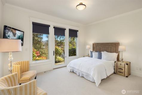 4102 100th Avenue SE Mercer Island WA 98040