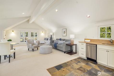 4102 100th Avenue SE Mercer Island WA 98040