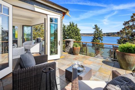 4102 100th Avenue SE Mercer Island WA 98040
