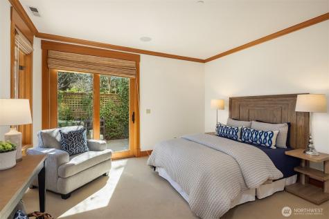 4102 100th Avenue SE Mercer Island WA 98040