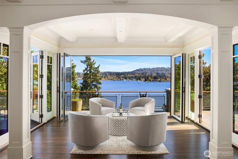 4102 100th Avenue SE Mercer Island WA 98040