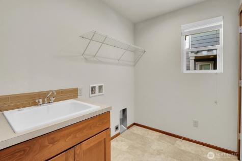 5209 Glenwood Avenue Everett WA 98203