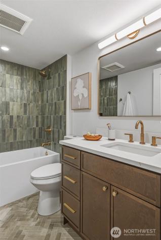 15211 61st Place NE Kenmore WA 98028
